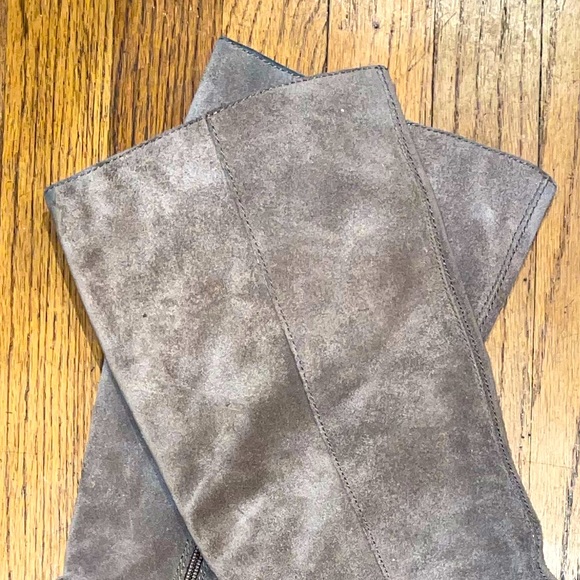 Bcbgeneration suede tall boots in sand color with brown wedge size 7.5 - Picture 5 of 5